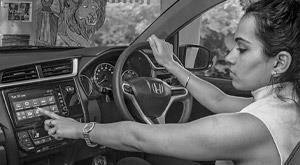 women-took-care-steering-vehicle-were-fewer-deaths-on-the-road