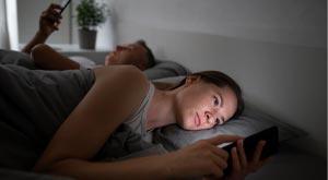 overwhelmed-with-technology-try-digital-detox