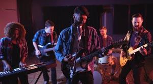 steps-to-strt-your-own-entertinment-business---beginners-guide