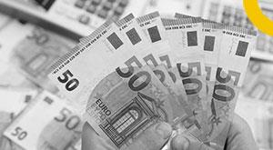 for-the-first-time-in-20-years--the-euro-falls-below-the-dollar