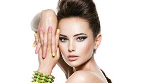 cobalt-eyes-are-the-ultimate-make-up-spring-trend