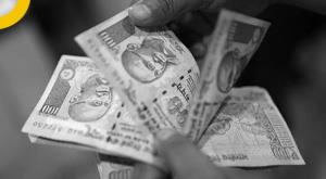 dollar-vs-rupee-record-fall-in-rupee-against-dollar-the-price-of-1-dollar-reached-82-rupees