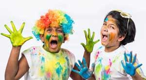 online-shopping-platforms-blockbuster-holi-sales