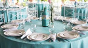 wedding-dairies-options-of-format-to-choose-sit-down-buffet-family-style-or-food-stations