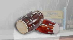 amroha-makes-the-whole-world-dance-on-the-beat-of-the-dholak