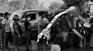 traffic-stalled-sri-lanka-due-to-diesel-exhaustion