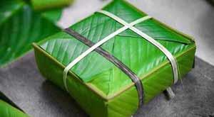 celebrate-green-christmas-use-banana-leaves-to-wrap-gifts