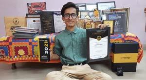 mudit-pathak-the-artistic-yogi