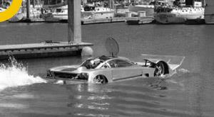 along-with-the-road-this-car-sways-in-water-know-price