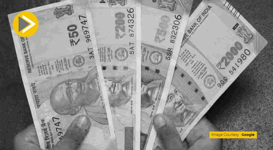 डॉलर के मुकाबले नए रिकॉर्ड निचले स्तर पर पहुंचा रुपया