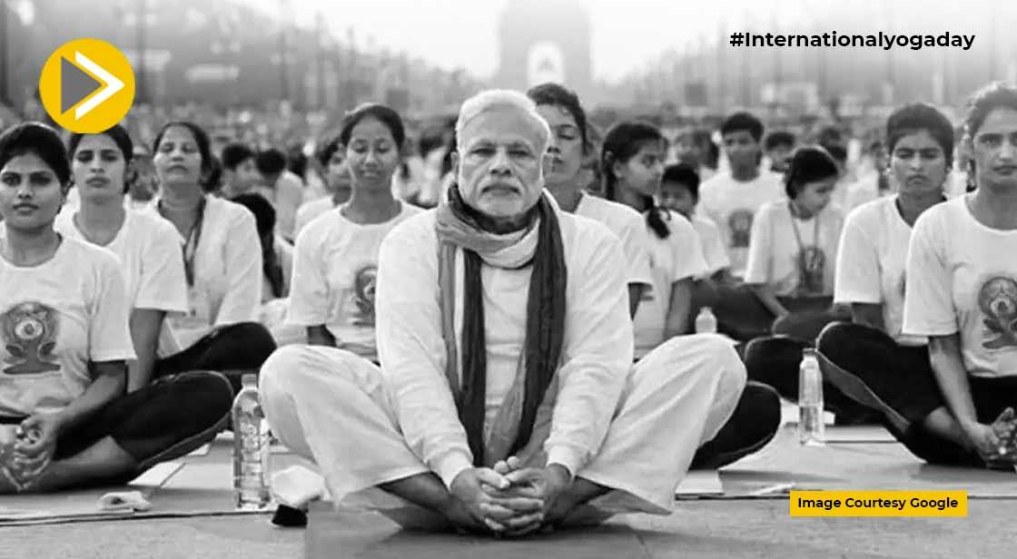 अंतरराष्ट्रीय योग दिवस पर मैसूर में पीएम मोदी ने किया योग, दिया यह संदेश