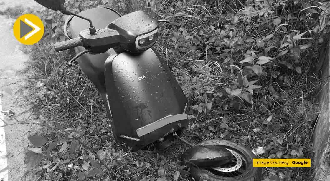 Ola Scooter दो हिस्सों में बंटा, ट्विटर पर लगा शिकायतों का अंबार