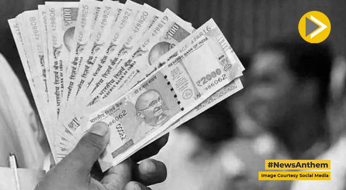 DA of Central Employees: त्योहारों के पहले केंद्र का तोहफा, सरकारी कर्मचारियों का डीए 4 फीसदी बढ़ा