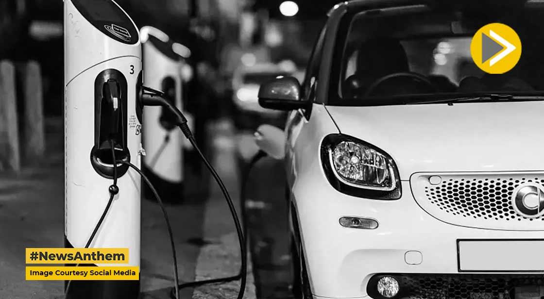 EV Chargers: दिल्ली सरकार ने एक साल से भी कम समय में लगाए 1000 ईवी चार्जर