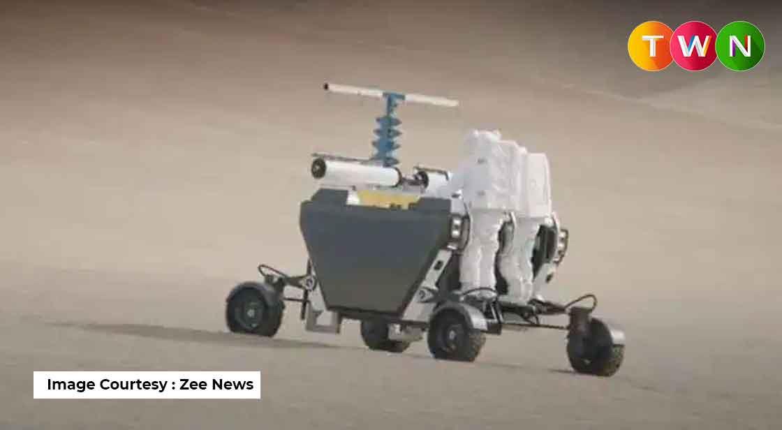 Astrolab Reveals Rover to Transport Astronauts to Moon